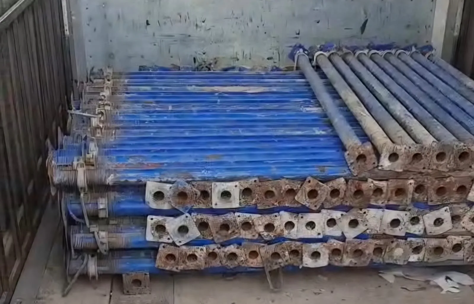 Телескопические стойки 4м L2 max 3.7m